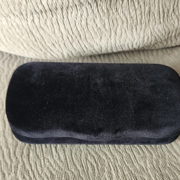 Gucci Black and Grey Eyewear Case Set - Picture 3 of 11